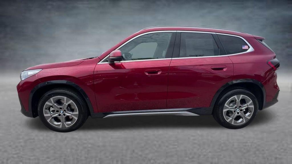 New 2026 Vegas Red Metallic BMW xDrive28i image 9