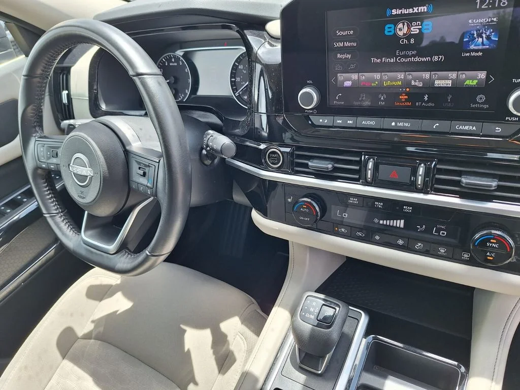 Used 2024 Gray Nissan SV image 32