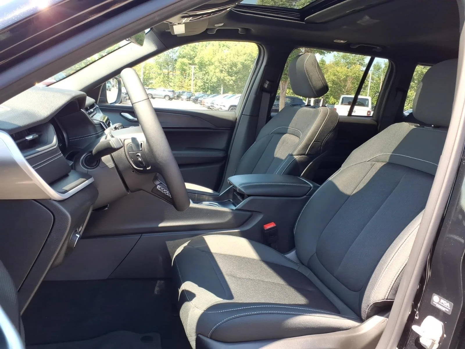 New 2026 Baltic Gray Metallic Clear-Coat Exterior Paint Jeep Laredo X image 17