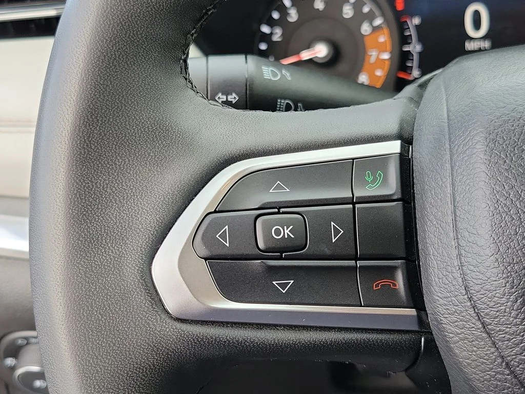 Used 2024 Gray Jeep Limited image 5