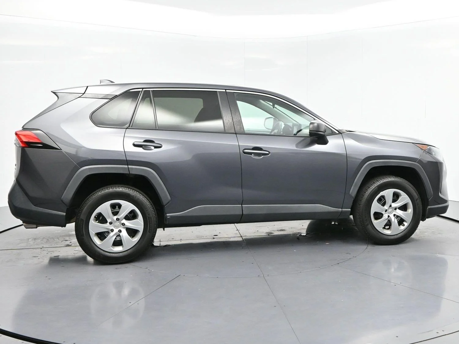 Used 2022 Magnetic Gray Metallic Toyota LE image 8