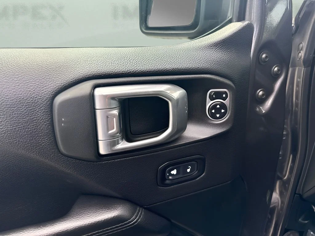 Used 2020 Gray Jeep Unlimited Sahara Altitude image 18