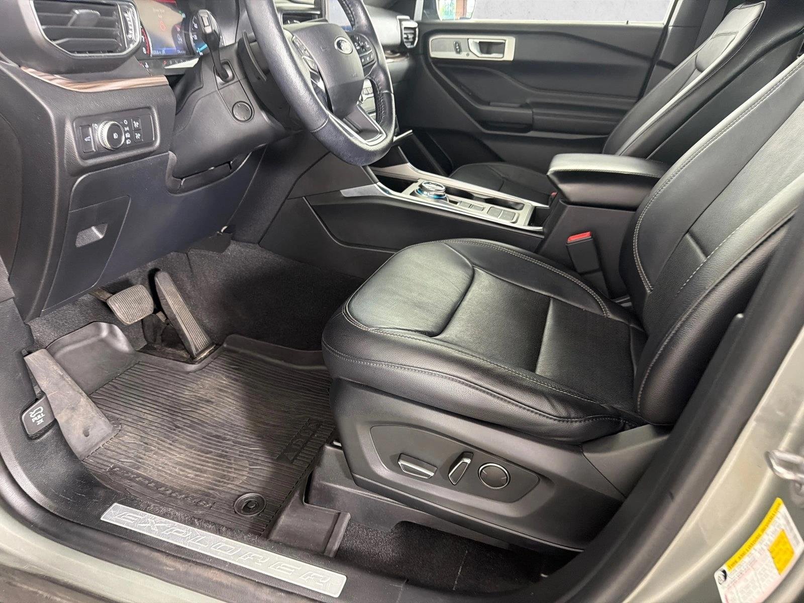 Used 2020 Silver Spruce Metallic Ford Limited image 10