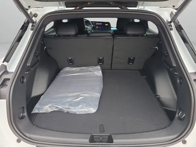 New 2026 Summit White Chevrolet LT image 10