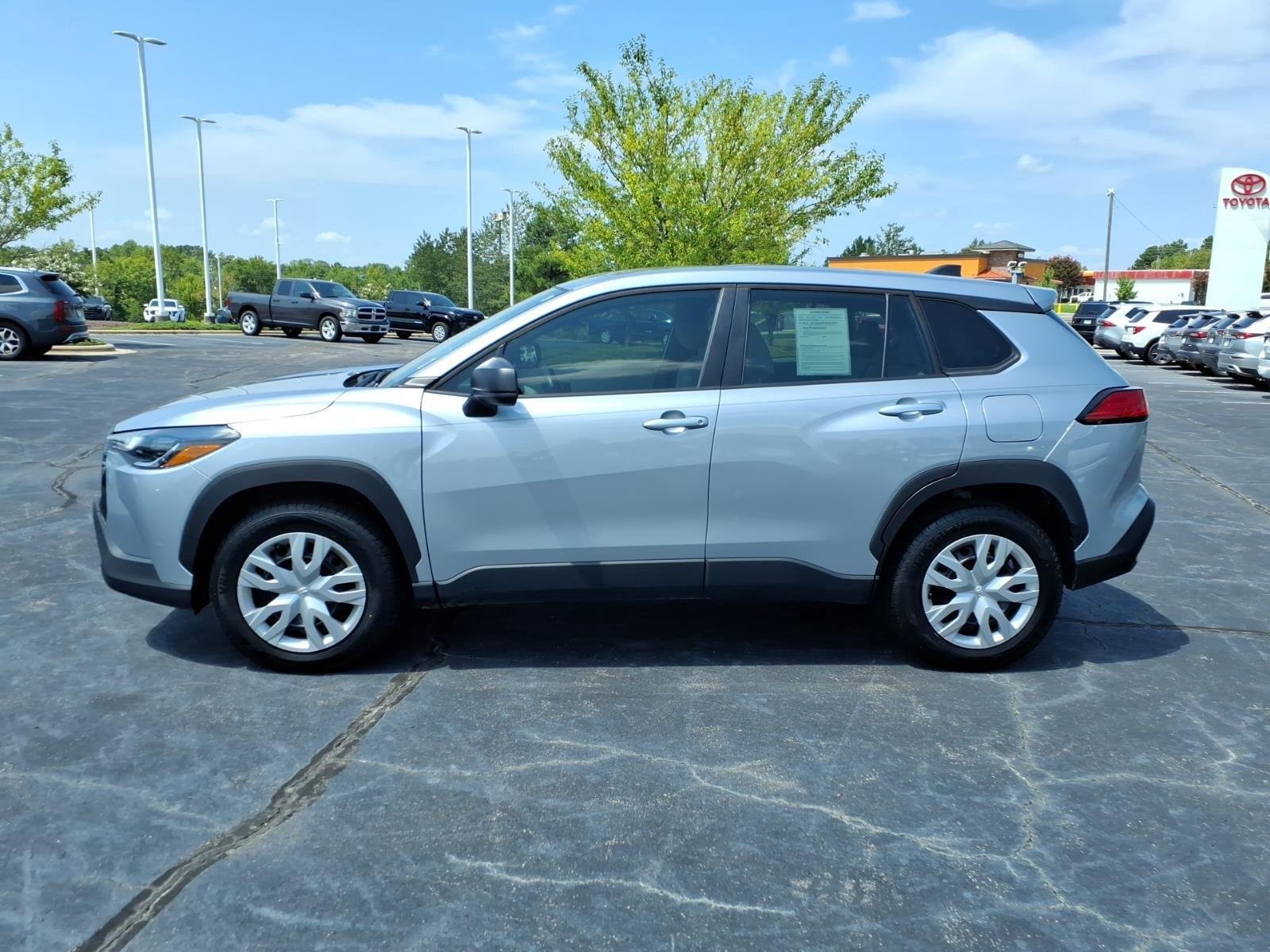 Used 2024 Sonic Silver Toyota L image 3
