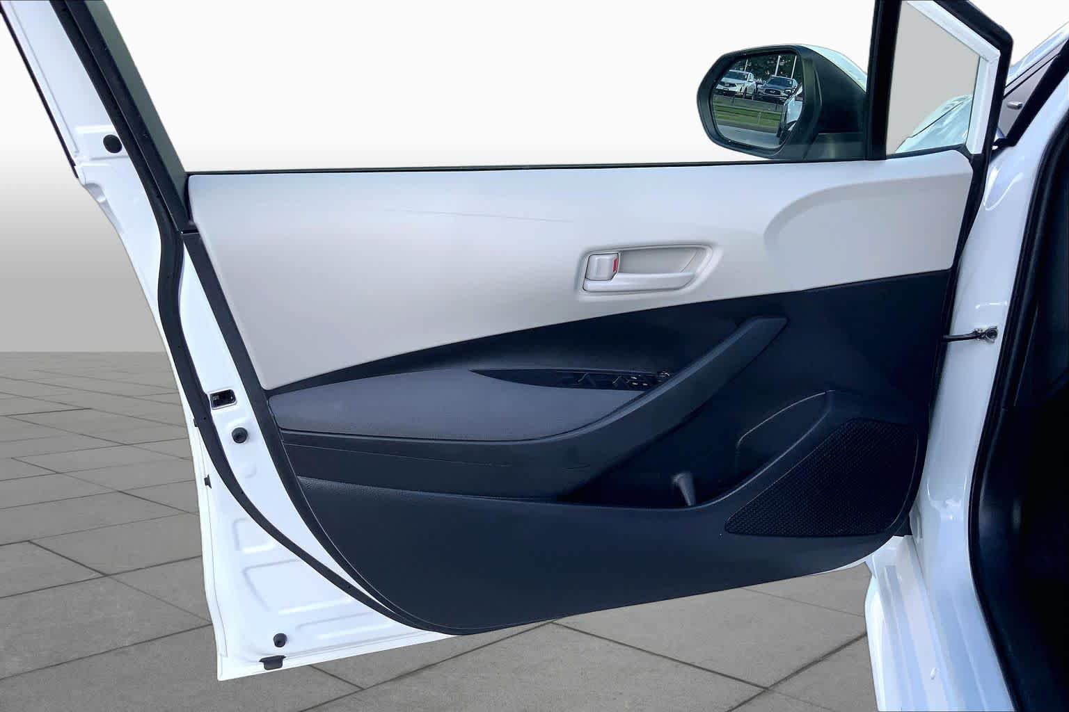 Used 2023 Ice Cap Toyota LE image 21