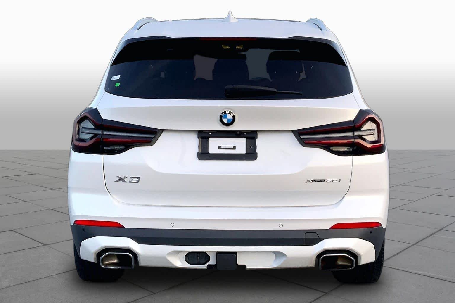 Used 2022 Alpine White BMW xDrive30i image 5