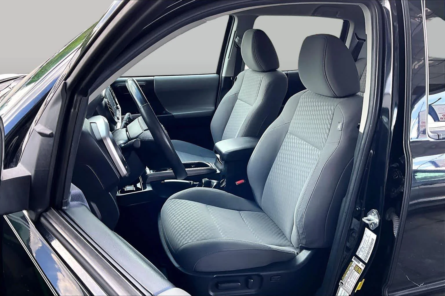 Used 2022 Midnight Black Metallic Toyota SR5 image 9