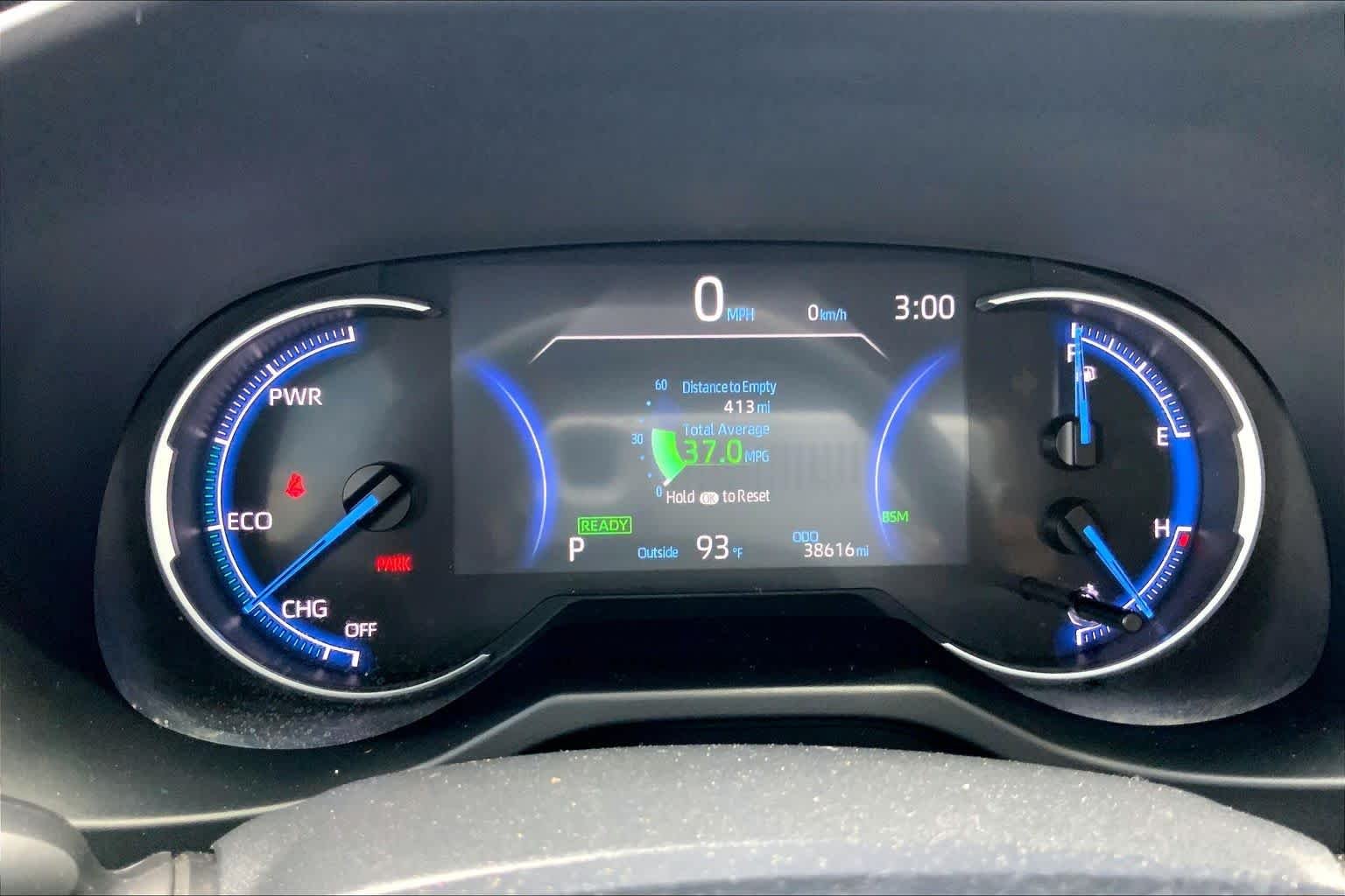 Used 2025 Ice Cap Toyota Hybrid XLE image 23