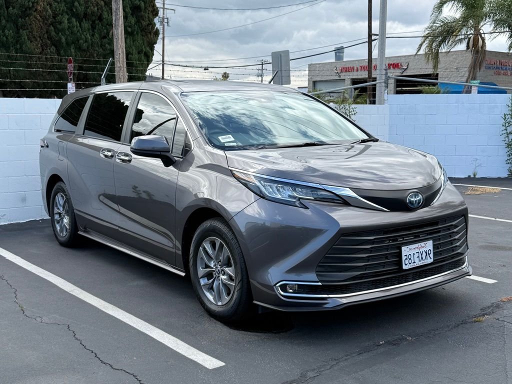 2022 Toyota Sienna XLE