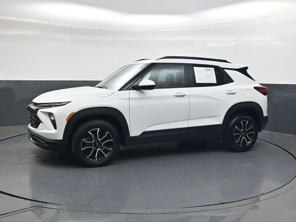Used 2024 Summit White Chevrolet ACTIV image 8