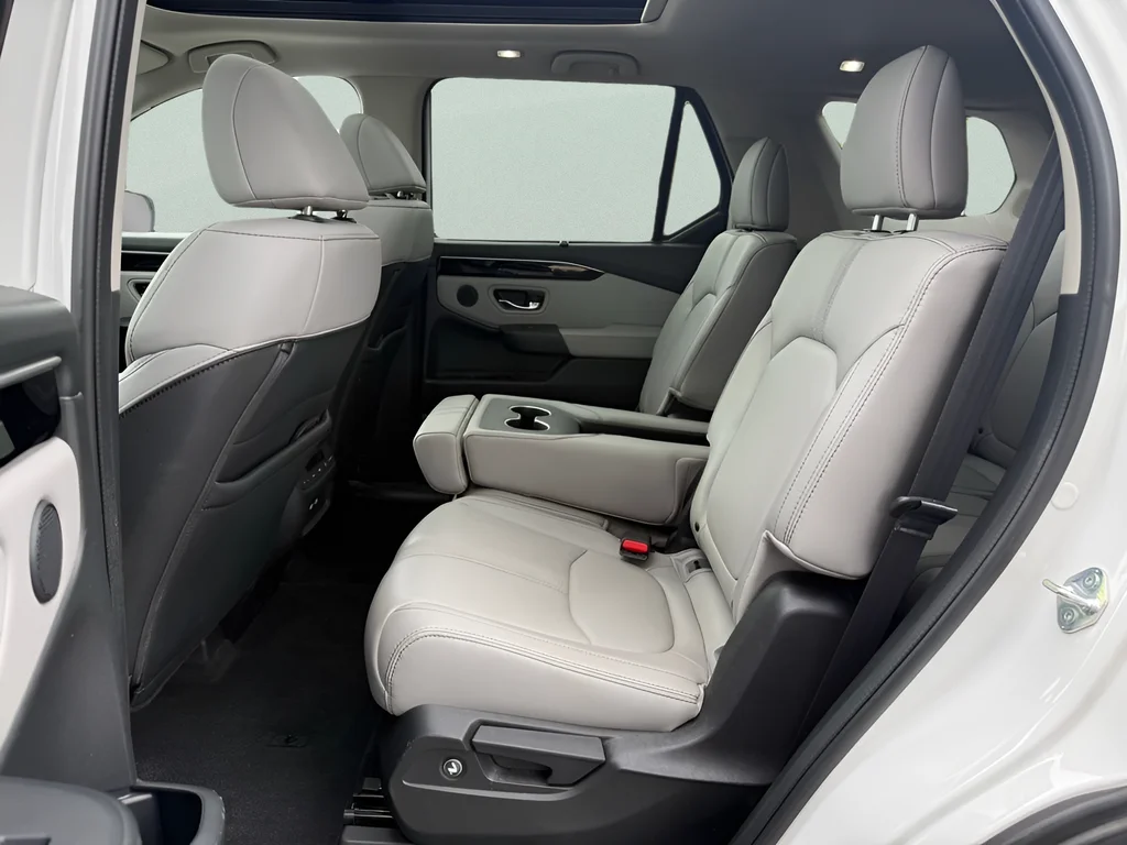 2023 Honda Pilot Touring - Photo 10