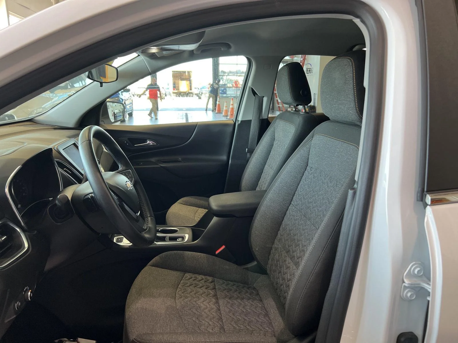 Used 2024 Summit White Chevrolet LT image 15