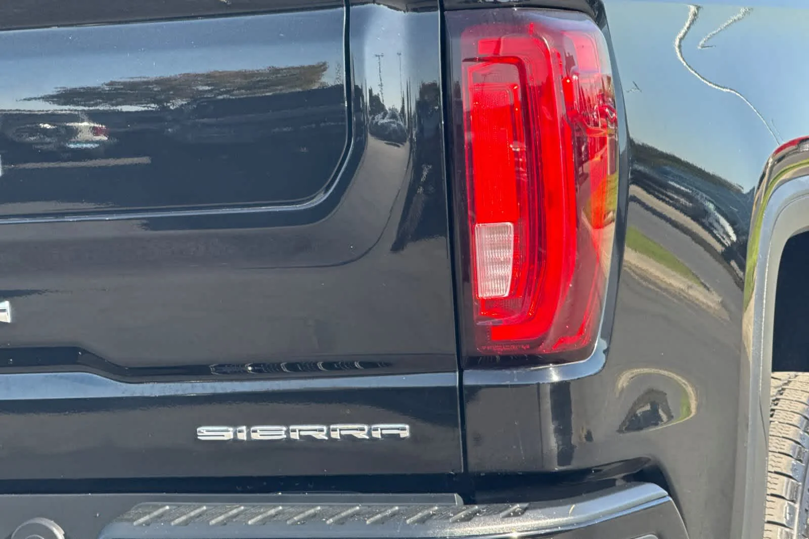 Certified Used 2020 Onyx Black GMC Denali image 27