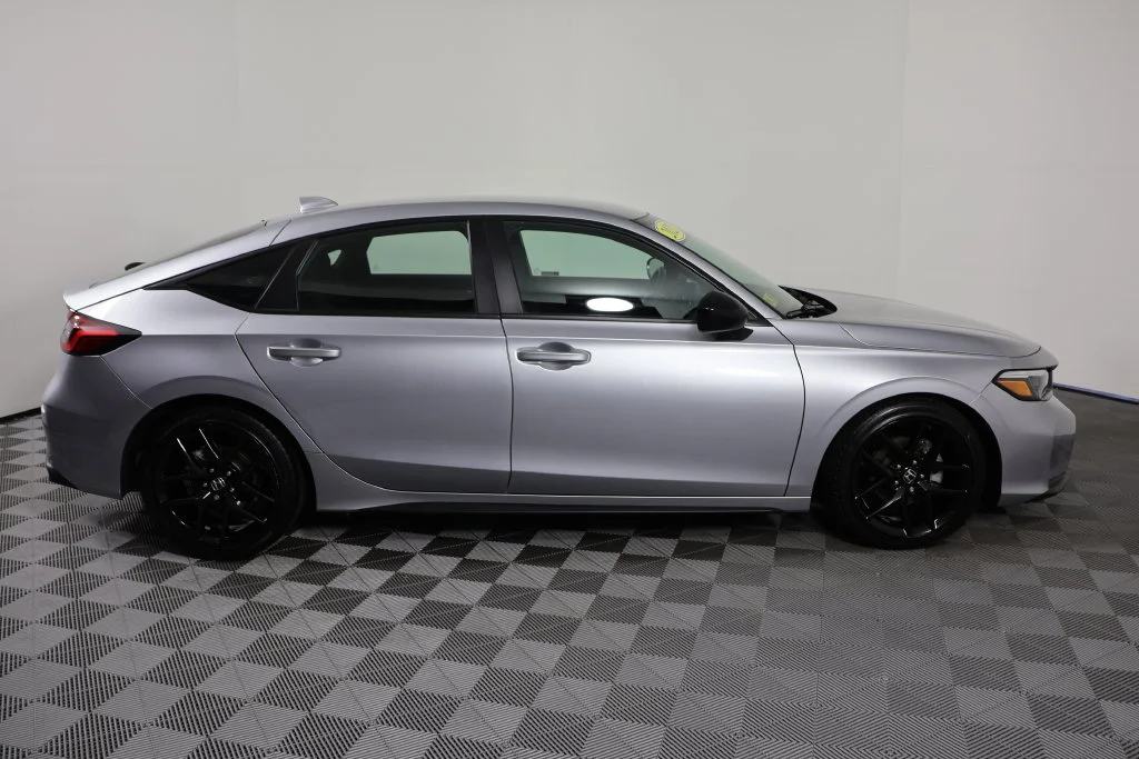 Certified Used 2025 Solar Silver Metallic Honda Sport image 9