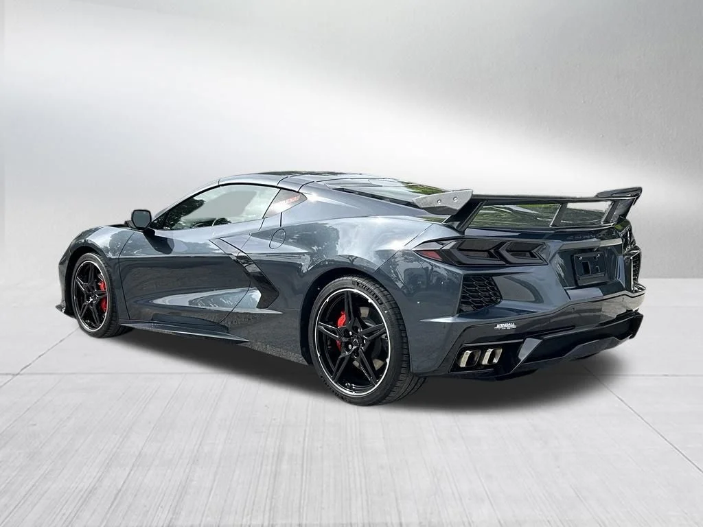 Used 2021 Gray Chevrolet Stingray image 7