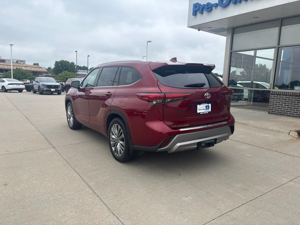 Used 2020 Pearl Toyota Platinum image 7