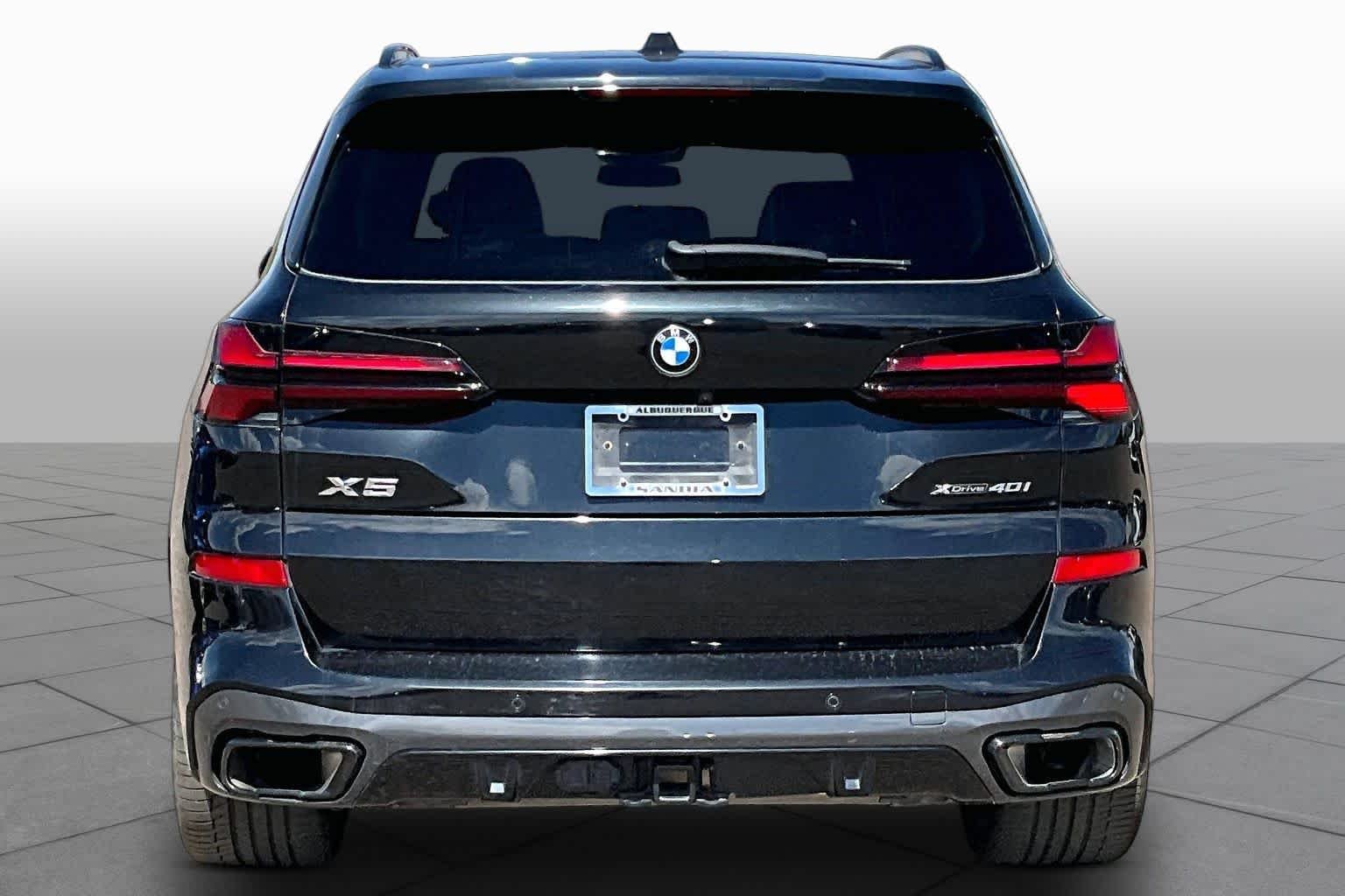 Used 2024 Black Sapphire Metallic BMW xDrive40i image 4