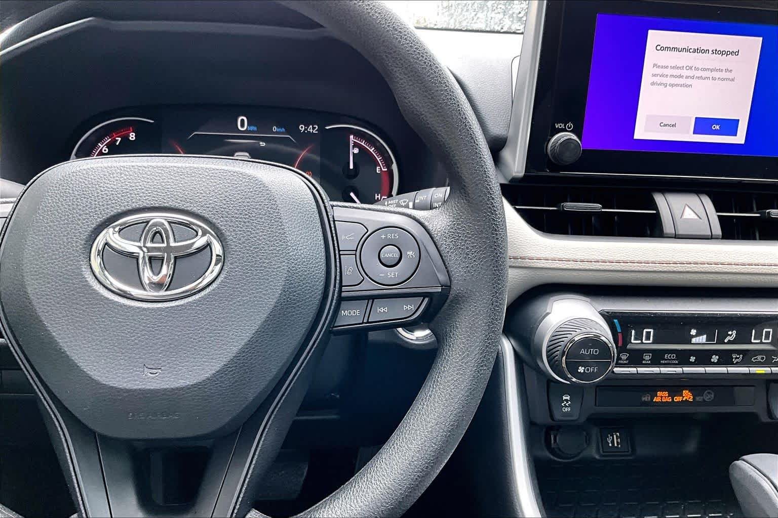Used 2025 Silver Sky Metallic Toyota XLE image 25