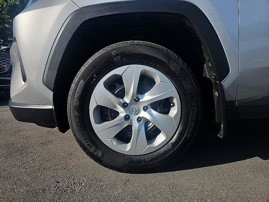 Used 2019 Silver Sky Metallic Toyota LE image 10