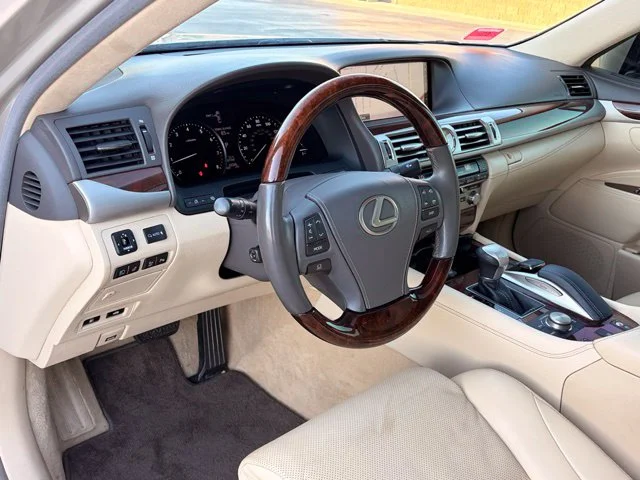 Used 2016 Beige Lexus 460 image 10