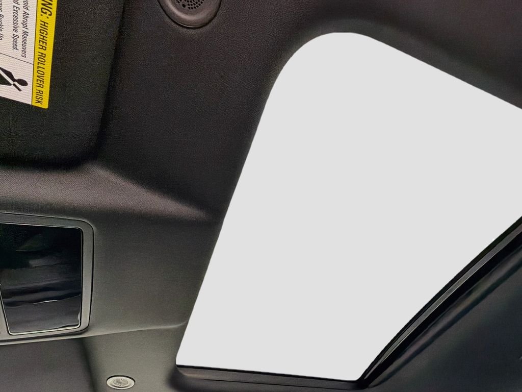 New 2026 Fuji White Land Rover S image 23