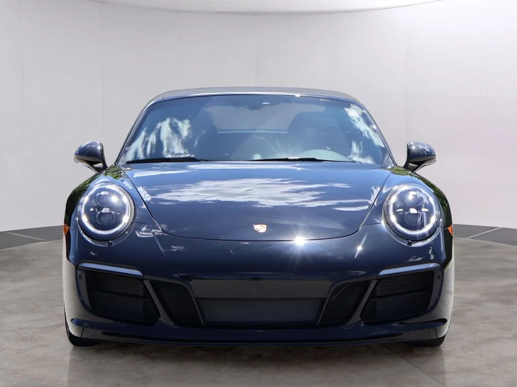 Used 2017  Porsche  image 12