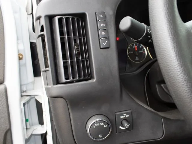 New 2025 Summit White GMC 1WT image 11
