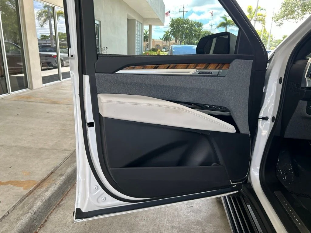 Used 2025 White Cadillac Sport Platinum image 60
