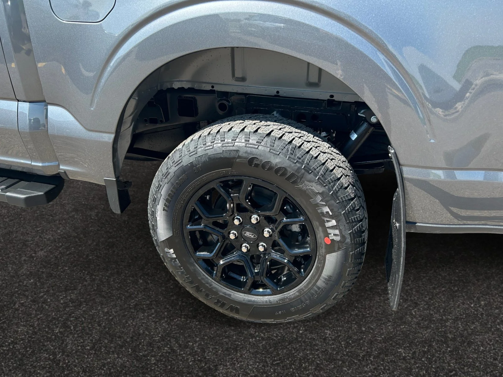 New 2026 Carbonized Grey Metallic Ford XLT image 9
