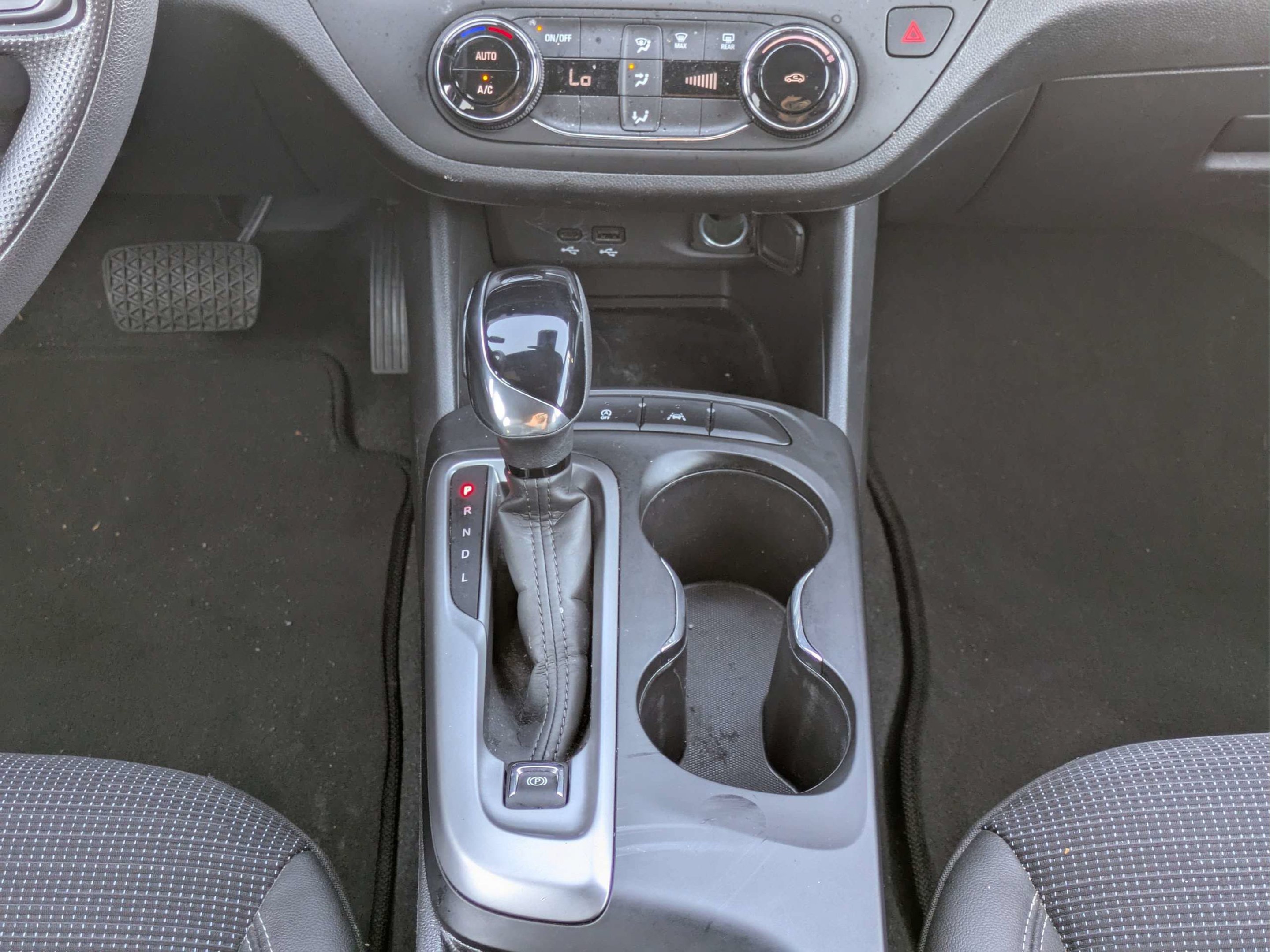 Used 2026 Summit White Buick Preferred image 17