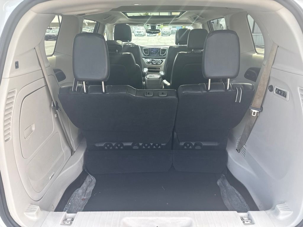 Used 2019 White Chrysler Limited image 16