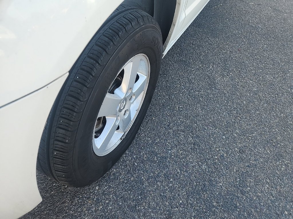 Used 2010 Stone White Dodge SXT image 14