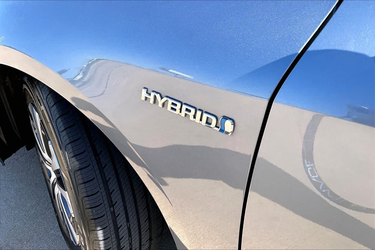 Used 2021 Celestite Toyota Hybrid LE image 32