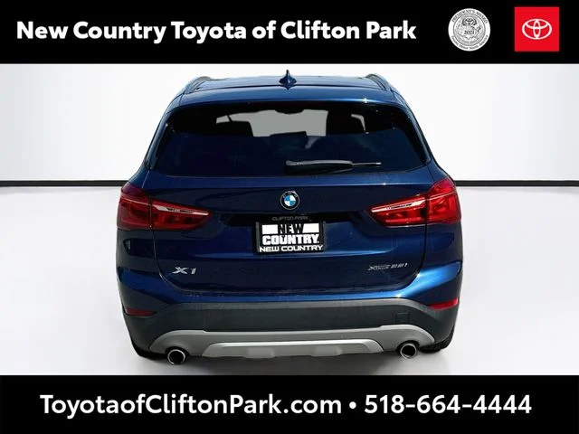 Used 2018 Blue BMW xDrive28i image 6