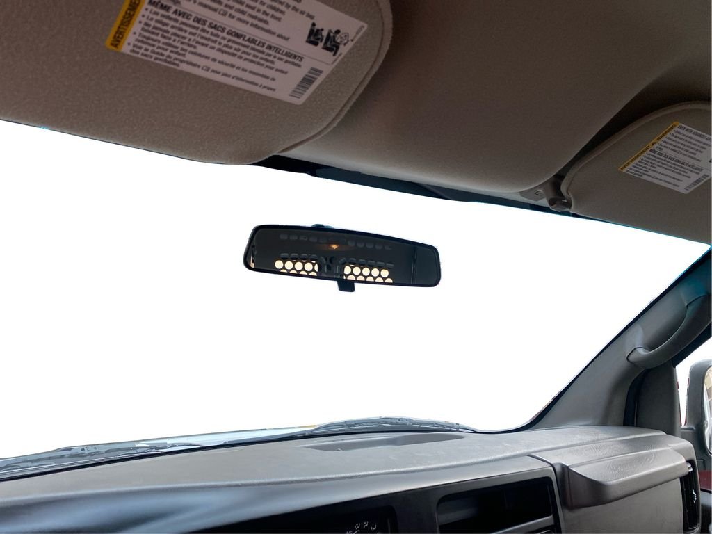 Used 2007 White Chevrolet Work Van image 9
