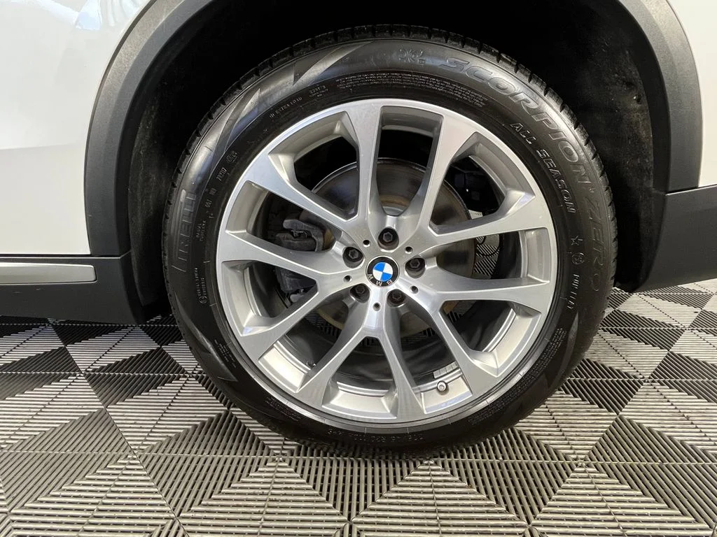 Used 2023 White BMW xDrive40i image 27