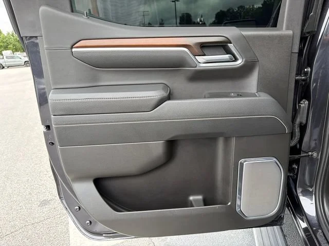 Used 2025 Titanium Rush Metallic GMC Denali image 21