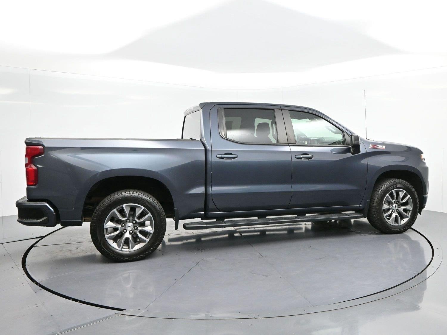 Used 2021 SHADOW GRAY METALLIC Chevrolet RST image 8