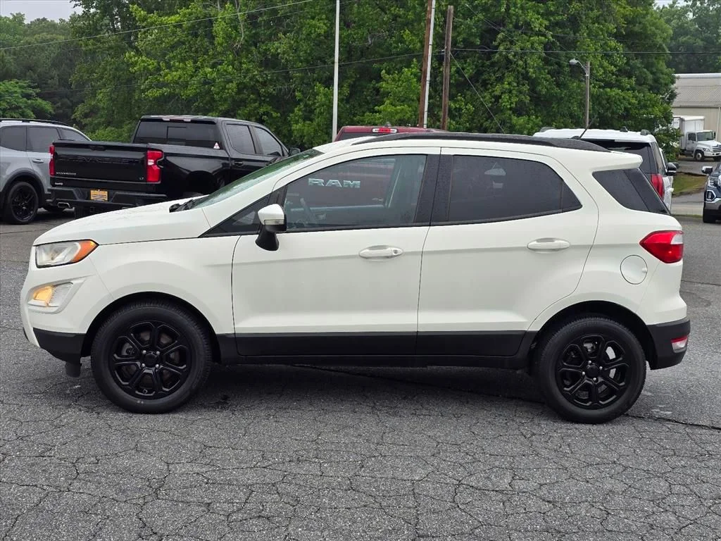 Used 2021 White Ford SE image 23