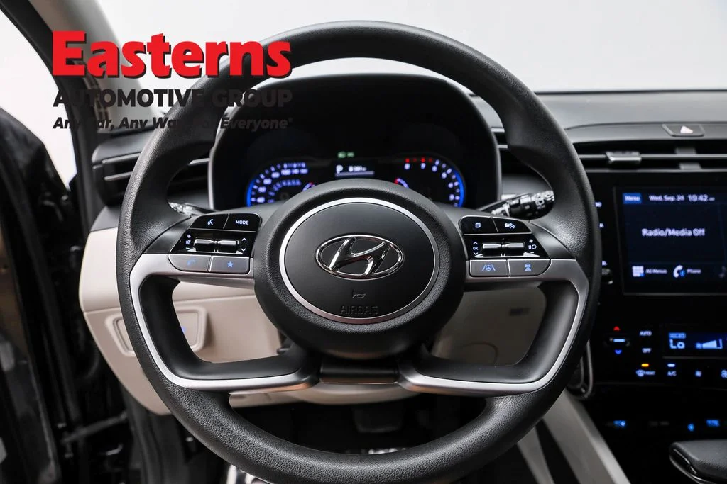 Used 2024 Black Hyundai SEL image 10