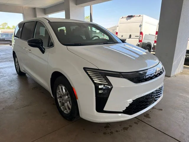 New 2027 Bright White Clear-Coat Exterior Paint Chrysler Select image 8
