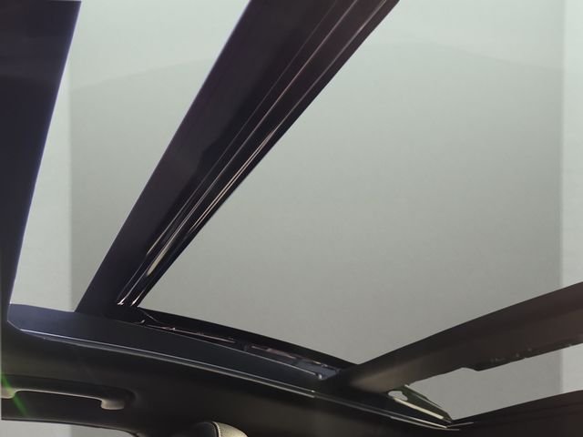 Used 2022 Gray Kia GT-Line image 8