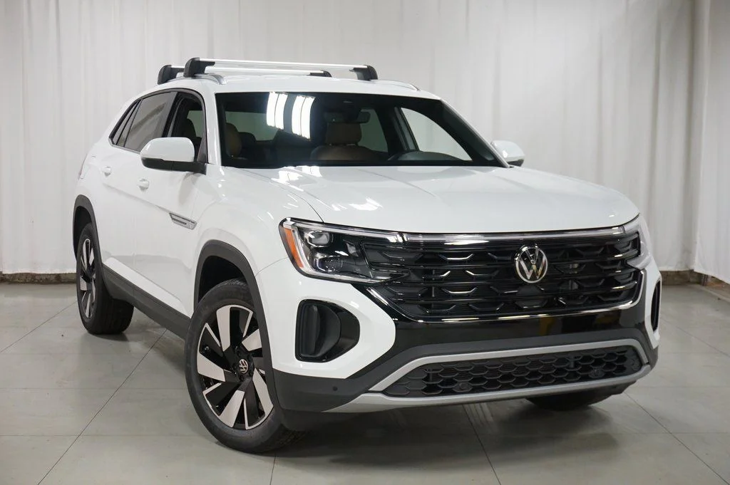 New 2026 White Volkswagen SE w/Technology image 2