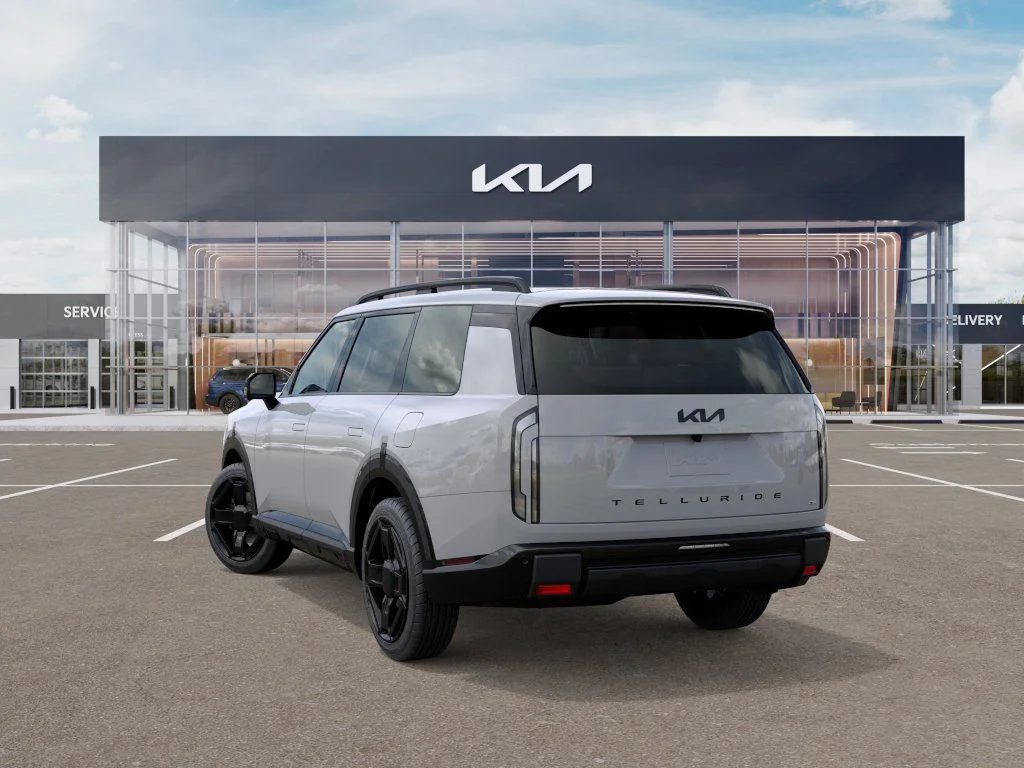 New 2027 Wolf Gray Kia X-Line SX image 4