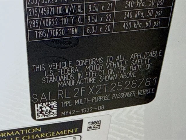 New 2026 Fuji White Land Rover Dynamic SE image 34