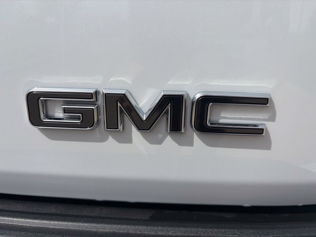 New 2026 Glacier White Tricoat GMC Denali Ultimate image 9