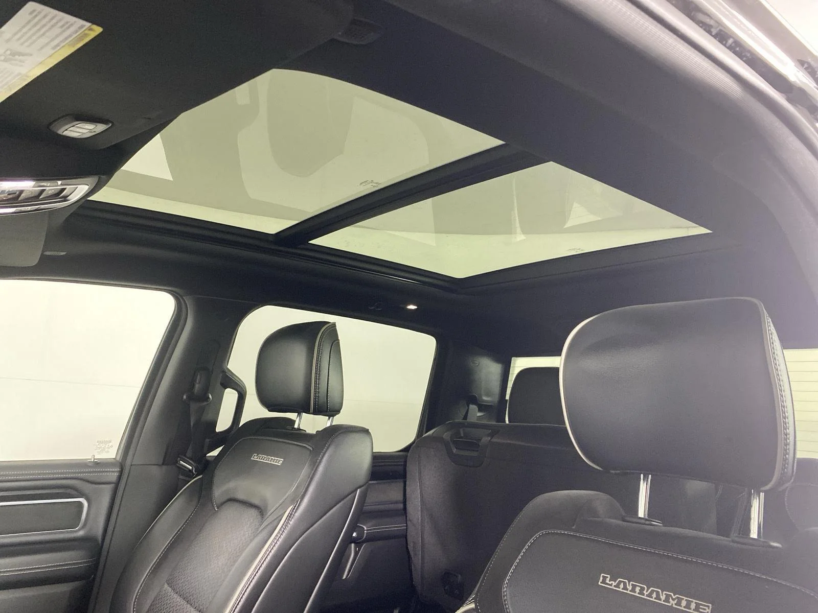 Used 2021 Diamond Black Crystal Pearlcoat Ram Laramie image 2