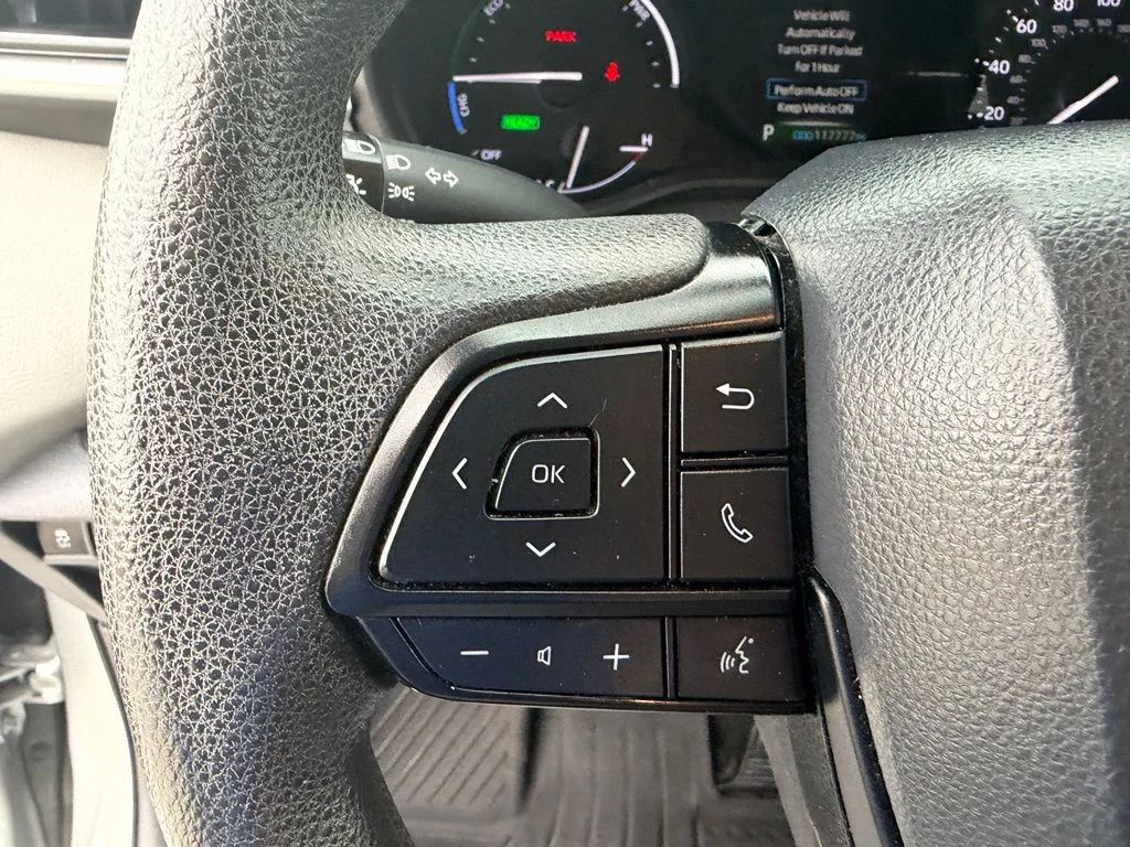 Used 2022 Silver Toyota LE image 15