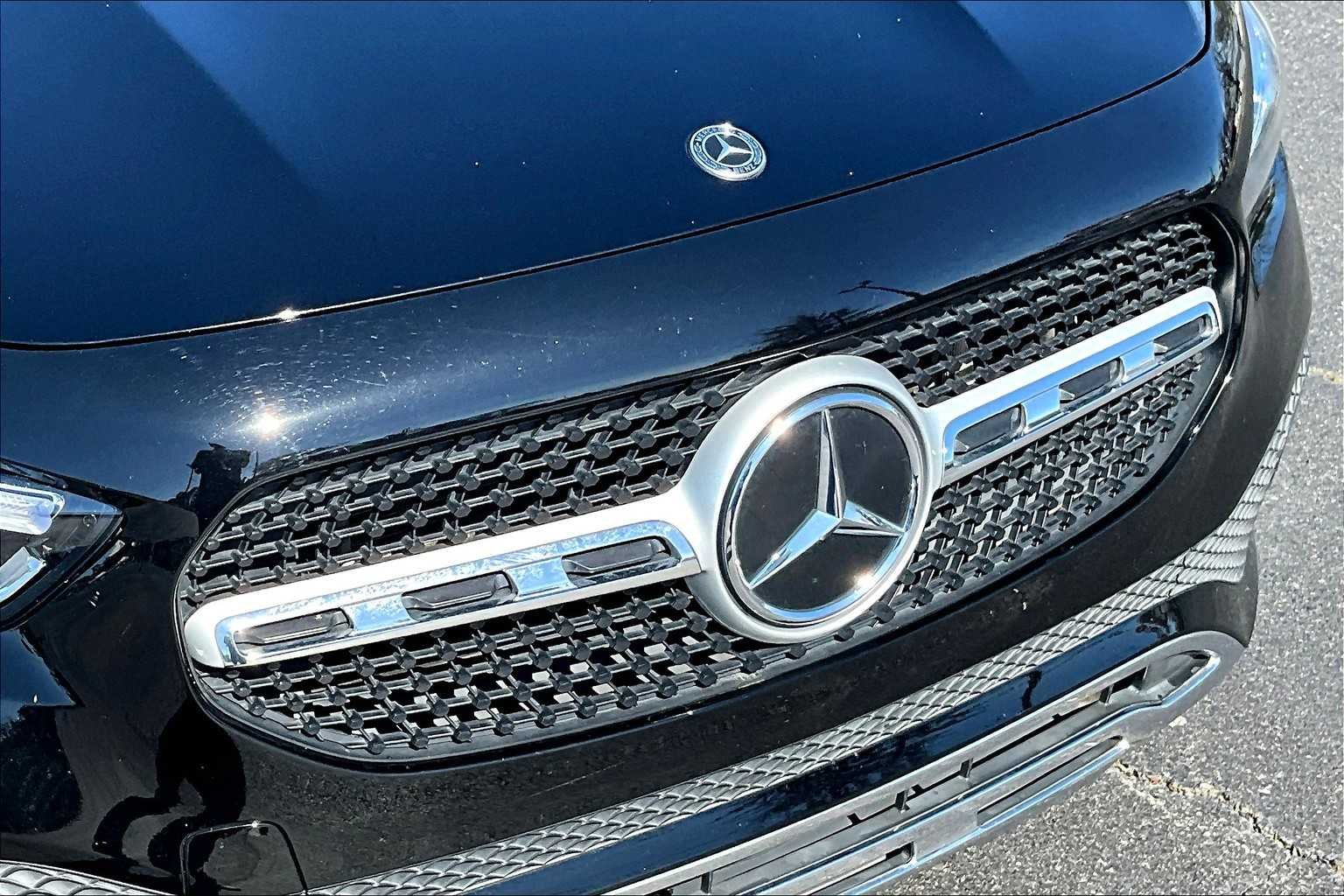 Used 2021 Night Black Mercedes-Benz GLA 250 image 29